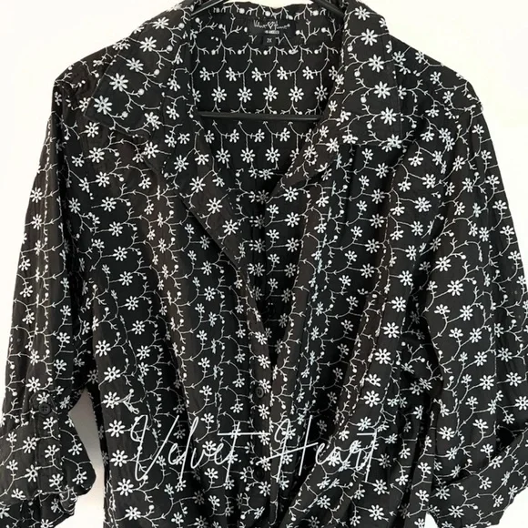 Velvet Heart Oversized Eyelet Embroidered Button  Down Shirt Blouse Size 2X - Picture 2 of 10
